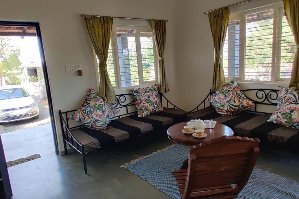 Shakuntala Farms - Rustic Farmstay With Modern Comforts Nashik Exteriör bild